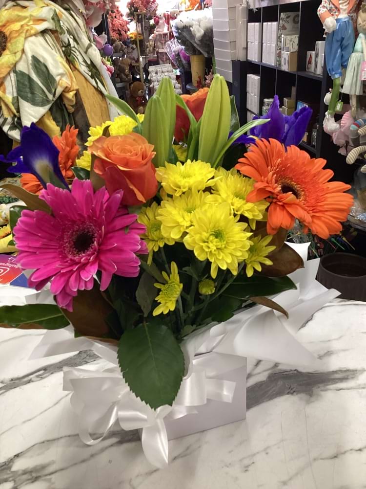 Bright 3D boxed arrangement